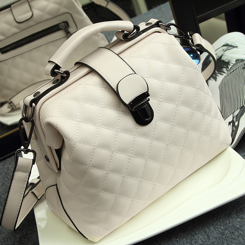 Tas Selempang Wanita Anyaman J - Chain Lock Combination ulasan dan harga